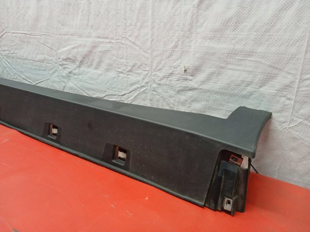 Накладка наружняя (молдинг) порога, левый 42617386 GM