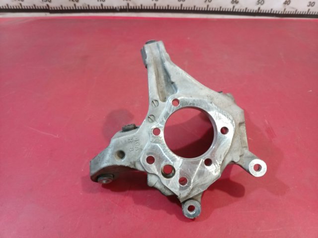 NISSAN 430185CA0A Цапфа задняя правая в наличии Ровно