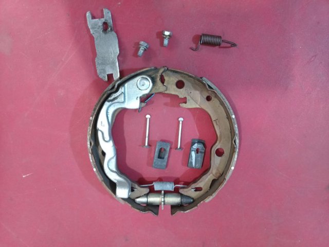 Диск опорный, заднего торм. барабана, левый 440104BA1A NISSAN