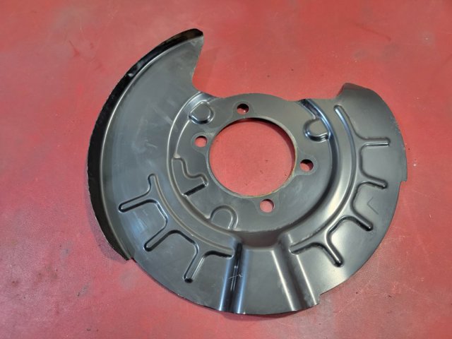 Пыльник тормозного диска заднего левый 441616RA0A NISSAN