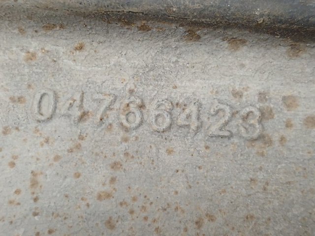Левый рычаг передней нижней подвески 4766423 CHRYSLER