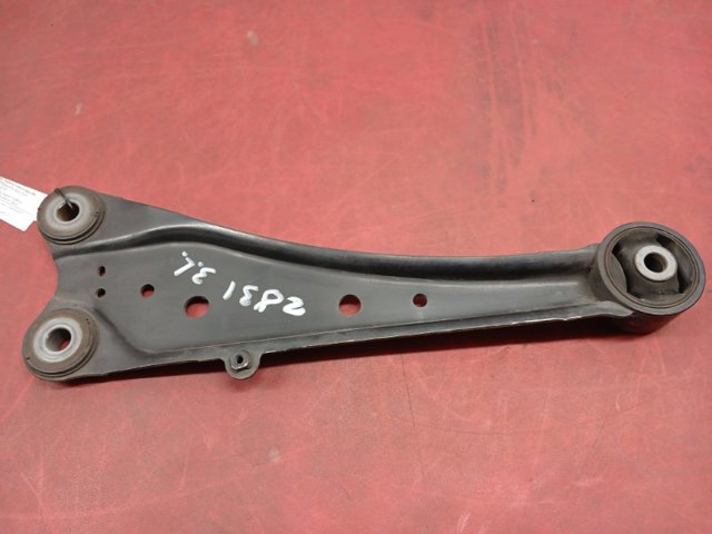 Рычаг/тяга задней подвески продольный нижний, левый 4878042030 TOYOTA