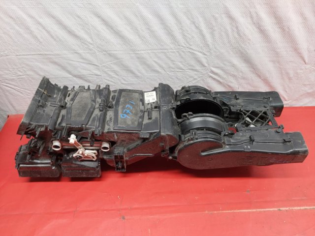Корпус печки в сборе 4M0820004 VAG