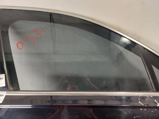 Стекло передней правой двери 4M0845022 VAG