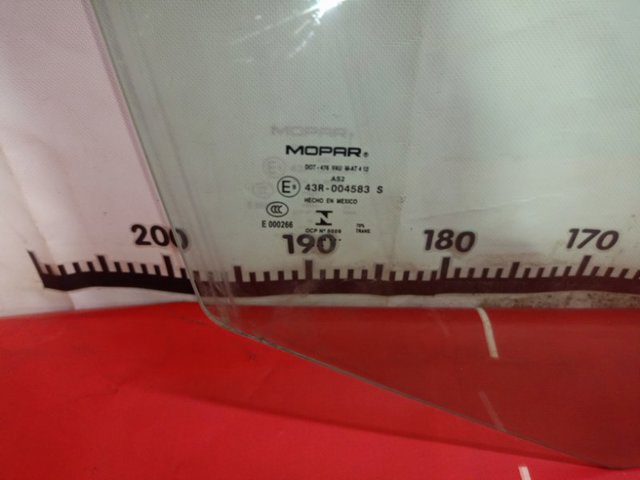5076886AD Стекло двери передней правой купить Кривой Рог