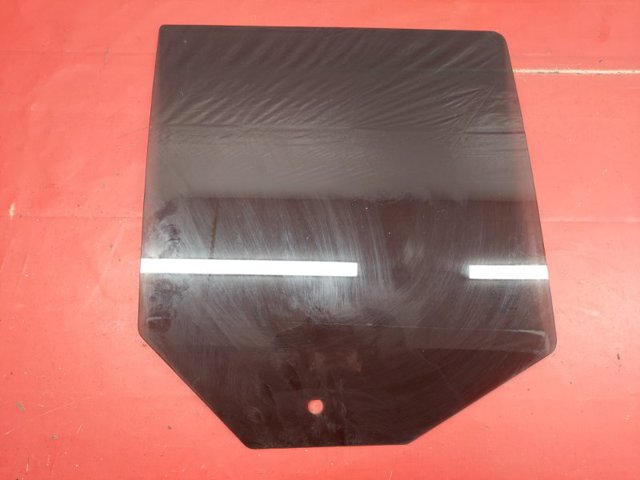Стекло задней двери, правой 5155454AB CHRYSLER