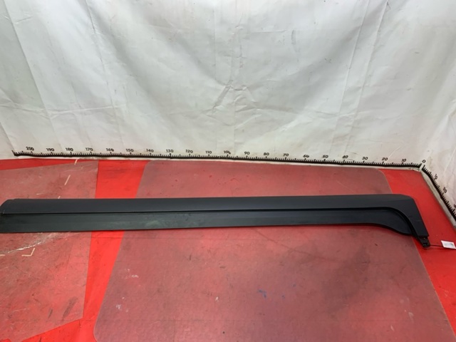 Накладка на порог правая 51777210080 BMW