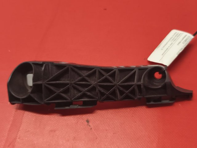 Крепление бампера 525360R010 TOYOTA