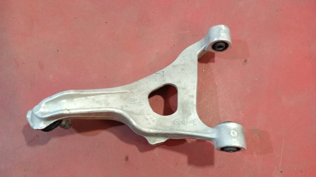 Балансир подвески задний правый 555016RR0A NISSAN