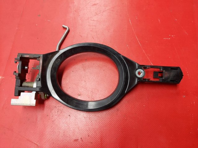 Держатель наружной ручки двери, задней левой 5746A087 MITSUBISHI