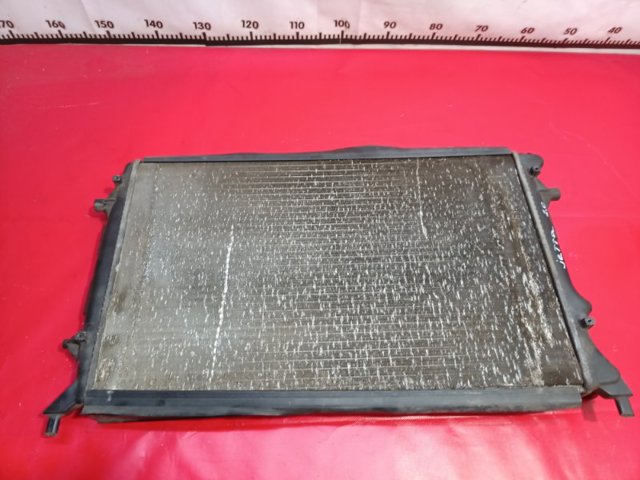 Радиатор Volkswagen Jetta 6