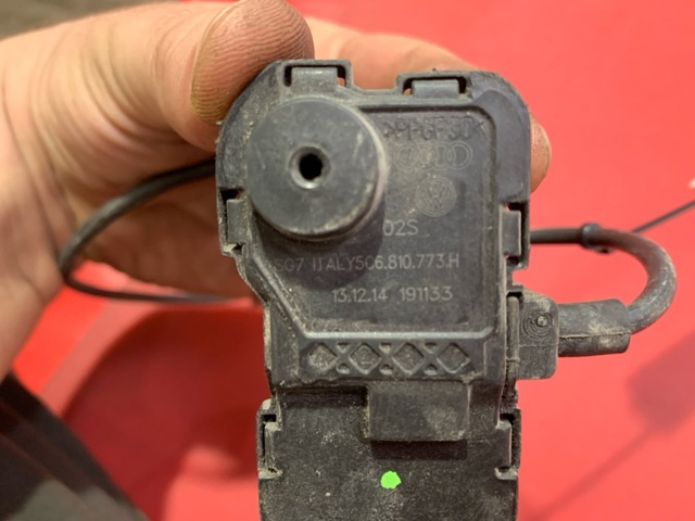 5C6810773H VAG Замок открывания лючка бензобака купить в Николаев