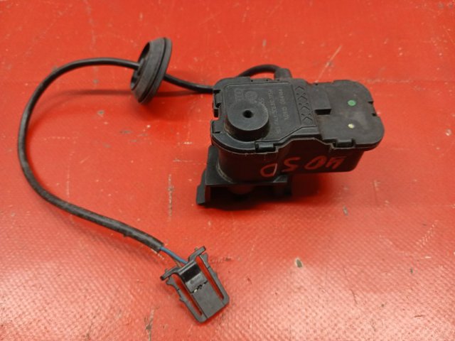 VAG 5C6810773H Замок открывания лючка бензобака в наличии Полтава