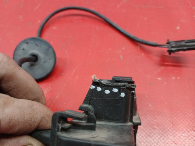 VAG 5C6810773H Замок открывания лючка бензобака в наличии Полтава
