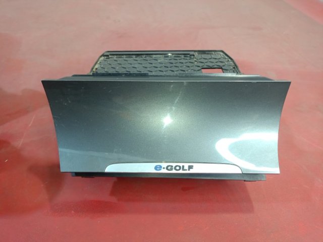 Пепельница центральной консоли 5G1863391 VAG