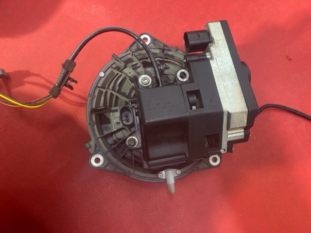 5GE827469F Ручка крышки багажника (двери 3/5-й задней) наружная купить Черкассы