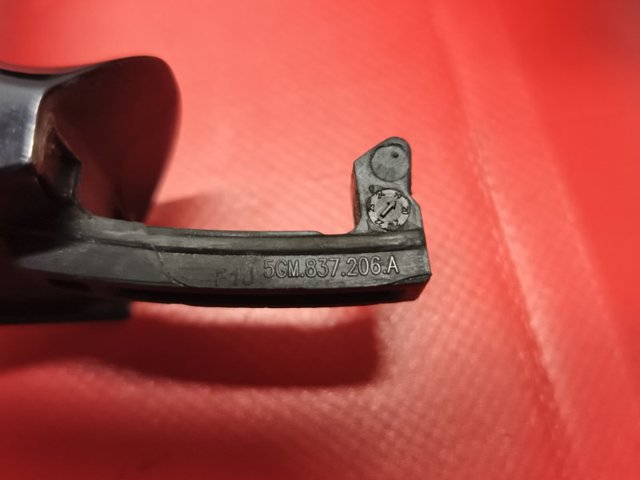 VAG 5GM837206 Ручка двери правой наружная передняя/задняя в наличии Черновцы