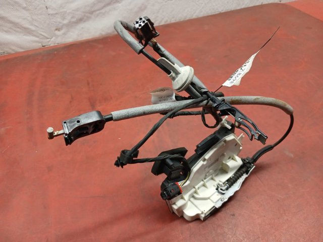 Замок задней правой двери  5K4839016AH VAG