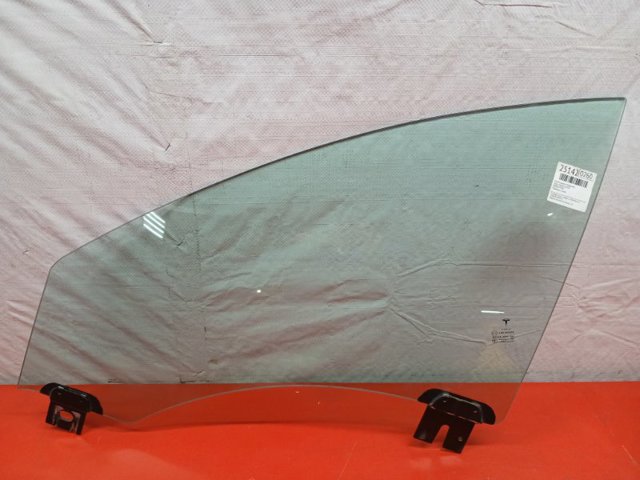 600654700E TESLA Стекло двери передней левой купить в Черкассы