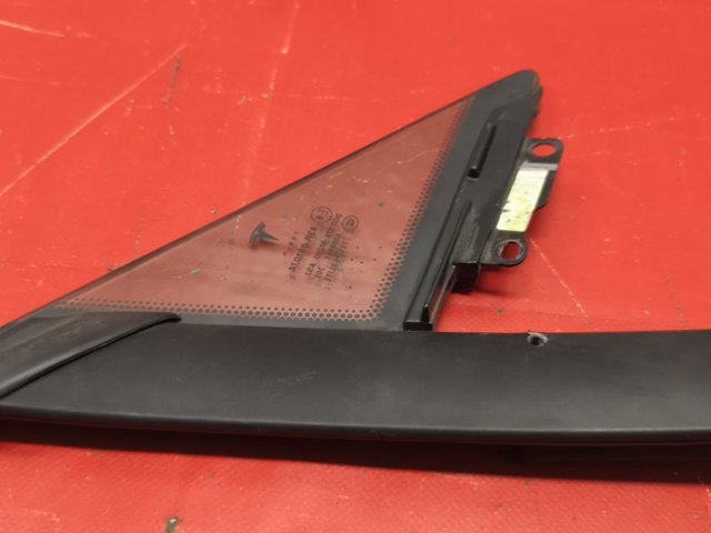 600664400J TESLA Стекло-форточка двери передней левой купить в Николаев