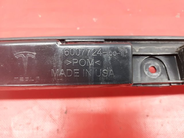 TESLA 600772400E Кронштейн бампера заднего центральный в наличии Тернополь