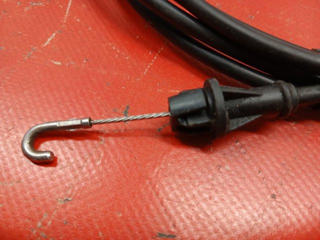 Трос открытия капота 600916400E TESLA