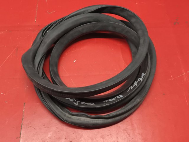 TESLA 600958200F Уплотнитель багажника (двери 3/5-й задней) в наличии Черкассы