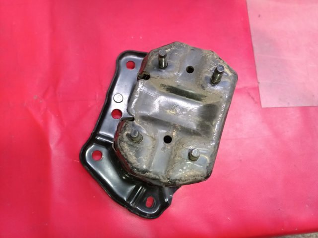 622113TA0A NISSAN Кронштейн усилителя переднего бампера купить в Черкассы