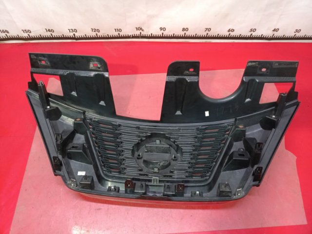 NISSAN 623105HK0A Решетка радиатора в наличии Черновцы