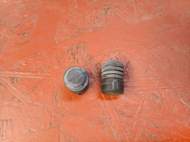 Буфер капота резиновый 628407S00A NISSAN