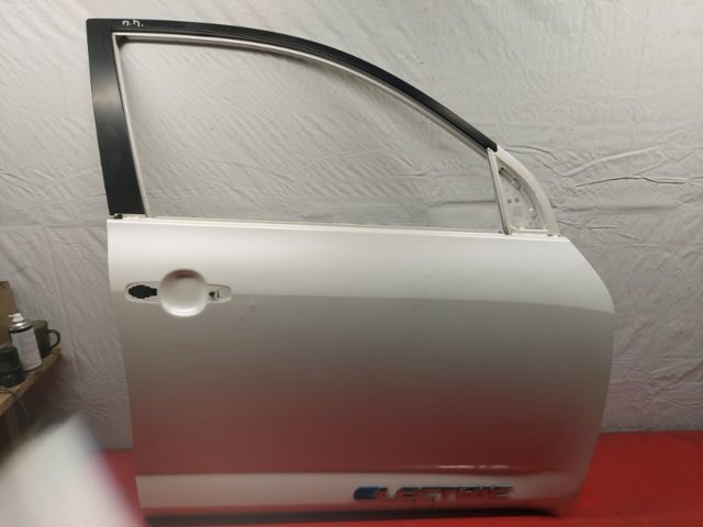 Пассажирская передняя дверь 670010R020 TOYOTA