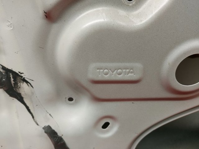 670030R030 TOYOTA Дверь задняя правая купить в Черновцы