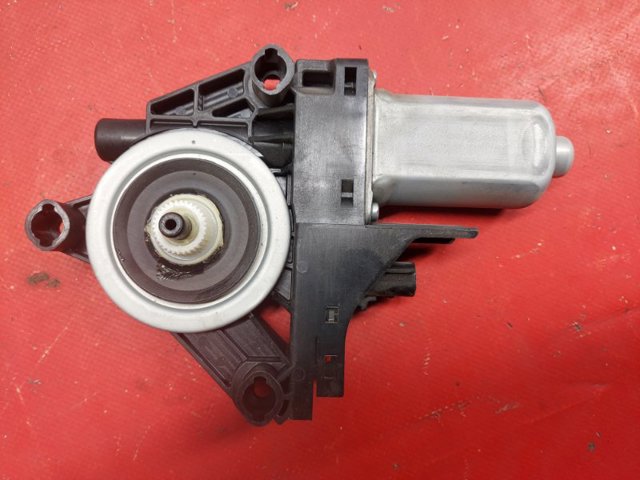 Моторчик стеклоподъемника двери задней, левой 68079285AB CHRYSLER