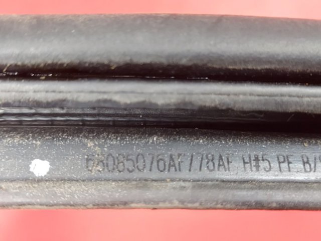 68085076AF CHRYSLER Уплотнитель двери передней (на кузове) купить в Кривой Рог