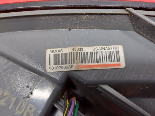 Задний правый внешний фонарь 68102906AF CHRYSLER