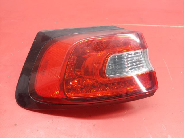 Задняя левая внешняя фара 68102907AD CHRYSLER