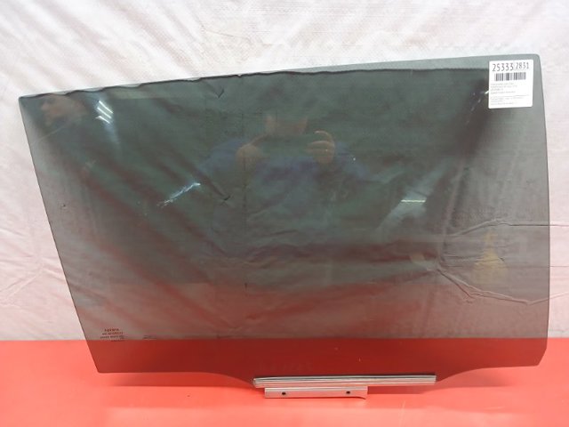 681030R010 TOYOTA Стекло двери задней правой купить в Днепр