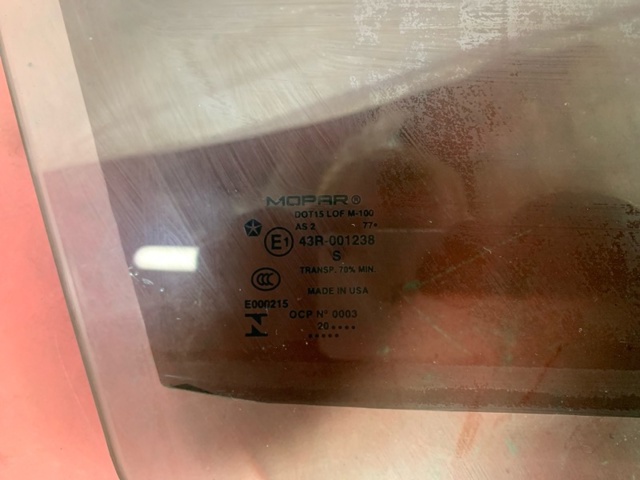 68104584AB CHRYSLER Стекло двери передней правой купить в Днепр