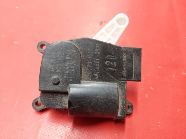 Мотор заслонки печки 68223058AA CHRYSLER