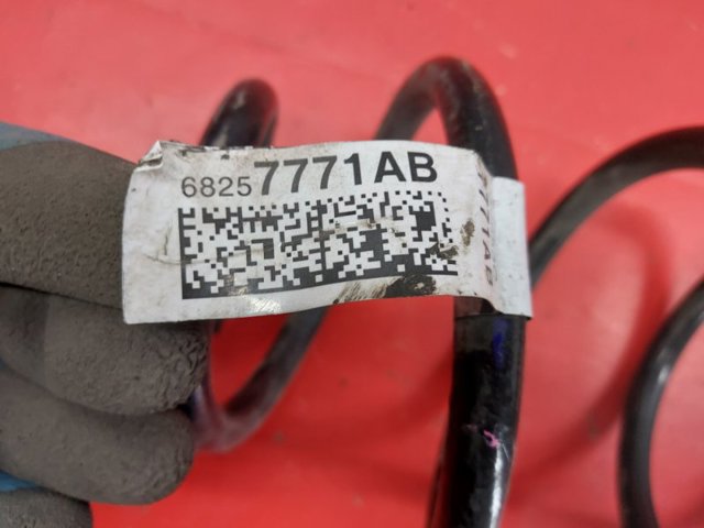 CHRYSLER 68257771AB Пружина задняя правая в наличии Киев