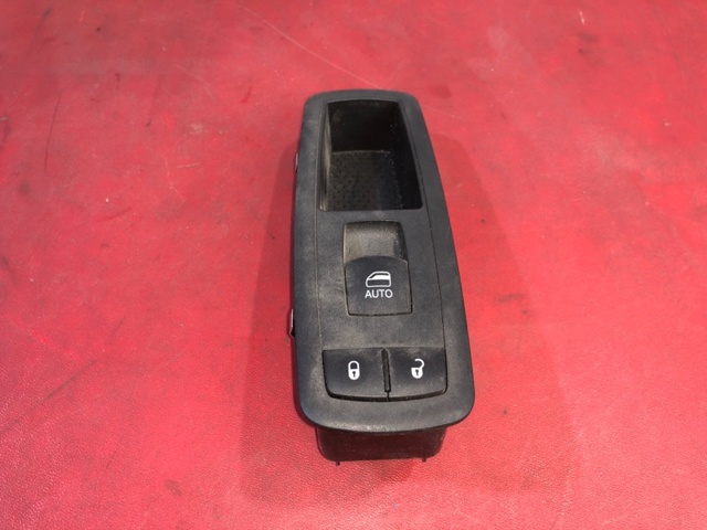 Кнопки переднего правого стекло подъемника 68268251AC CHRYSLER
