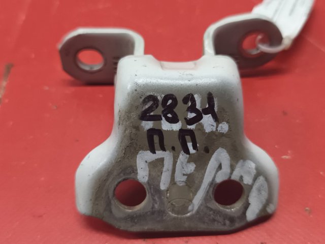 Завеса двери передней правой 6871002020 TOYOTA