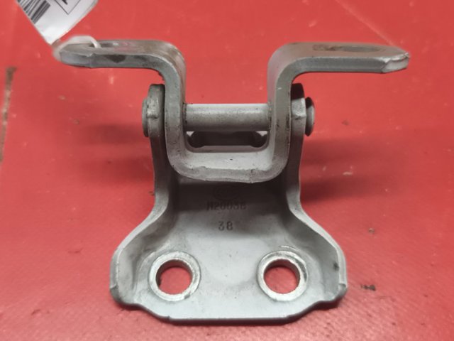 TOYOTA 6871002020 Петля двери передней правой в наличии Черкассы