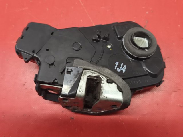 Замок задней двери 691100R010 TOYOTA