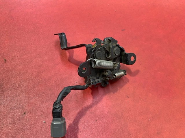 Замок и ручка двери задка 6911060233 TOYOTA