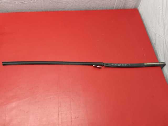 TOYOTA 7554442010 Молдинг лобового стекла левый в наличии Украина