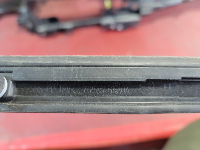 Накладка заднего левого крыла 768A56RA0A NISSAN