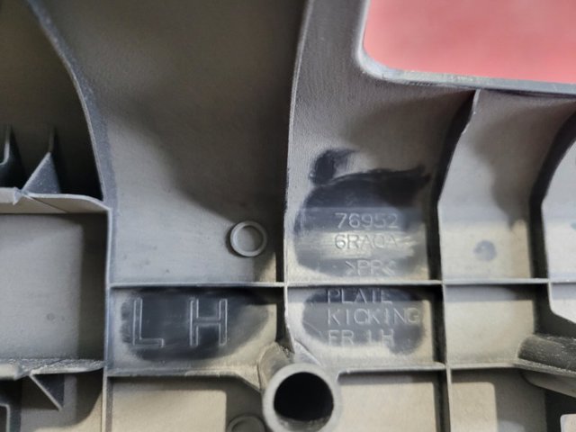 NISSAN 769526RA0A в наличии Полтава