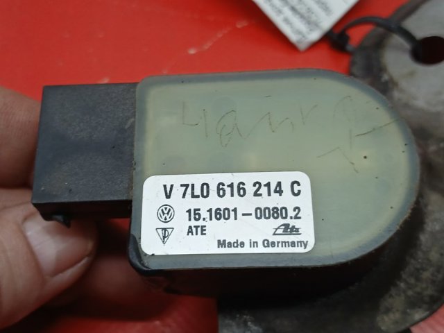 7L0616214C PORSCHE Датчик уровня положения кузова передний правый купить в Николаев