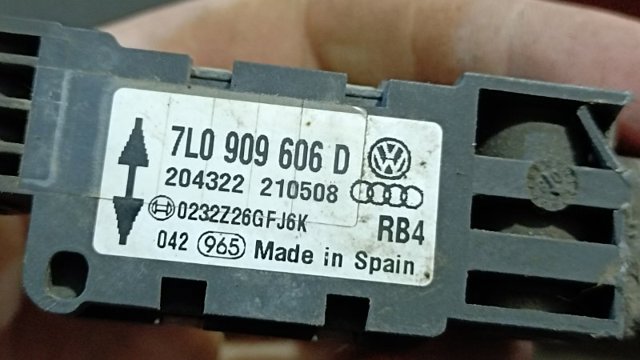 7L0909606 PORSCHE Датчик удара купить в Винница